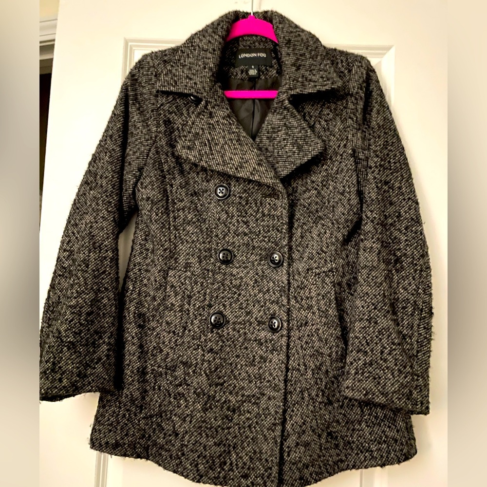 London Fog Pea Coat. Size small. No pulls, rips or stains. In perfect condition.